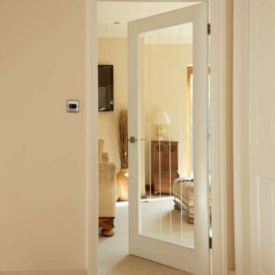 Howdens Dordogne white smooth moulded clear glazed internal door